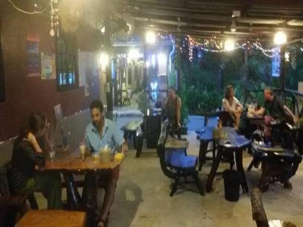 Sangjun Guesthouse Trat Eksteriør bilde
