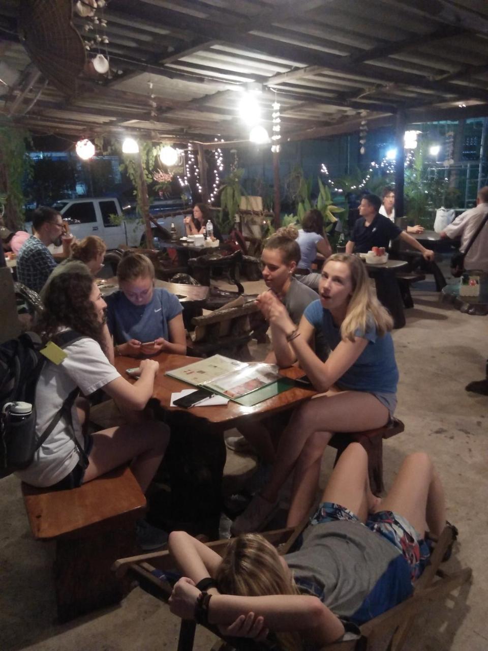 Sangjun Guesthouse Trat Eksteriør bilde